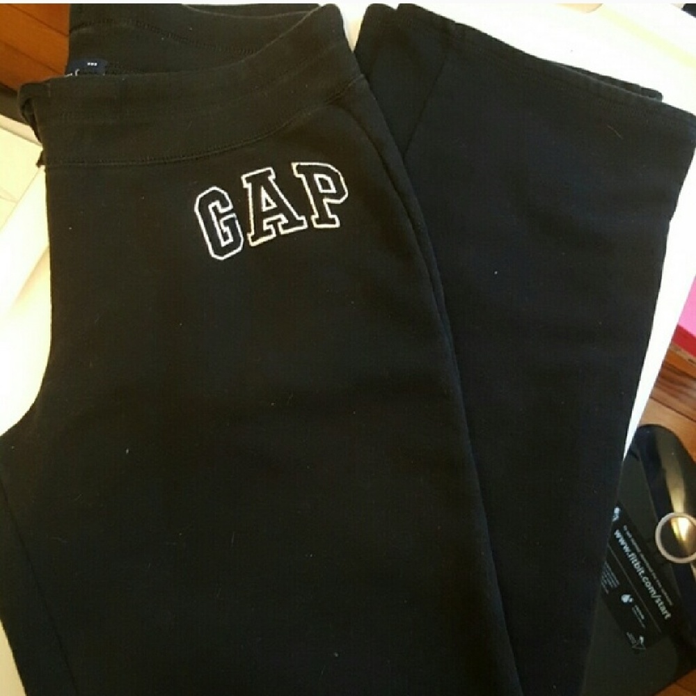 GAP Bundle - Picture 2 of 3